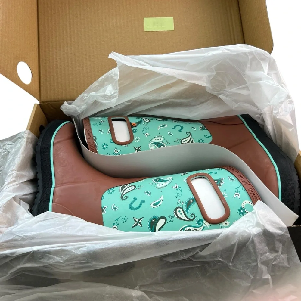 Bogs NIB Turqouise Paisley Western Rainboots Size 5,6